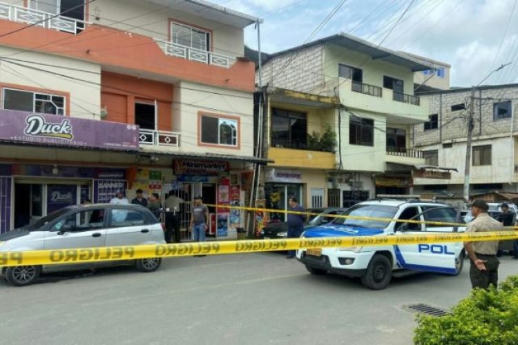 Ekvador'da iki belediye başkanı silahlı saldırıda öldürüldü