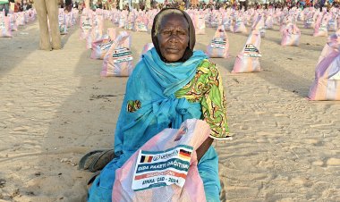 Umut Kervanı ve Avrupa Yetim Eli'nden Çad'da binlerce kişiye gıda yardımı