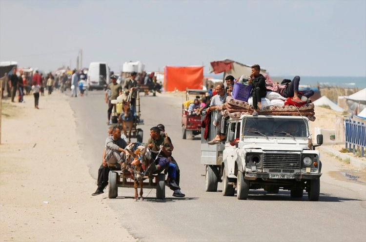 Terör rejiminin saldırıları sonrası 80 bin kişi Refah'tan ayrıldı