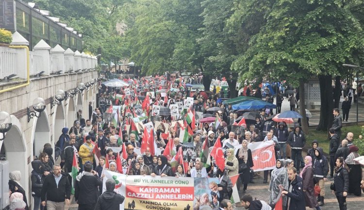 Bursalı binlerce anne Gazelli kahraman anneler için yürüdü