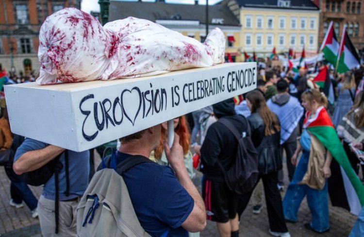 Malmö'de on binlerce kişi İşgalci İsrail'in Eurovision Şarkı Yarışması'na katılımını protesto etti