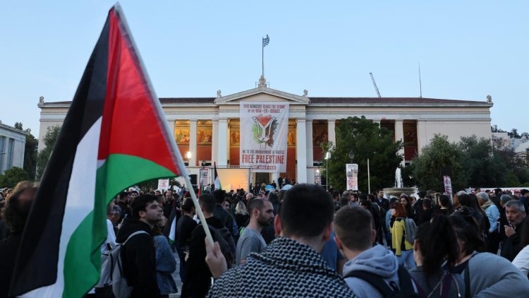 Yunanistan'da işgalcilerin soykırımını protesto eden 27 öğrenci gözaltına alındı