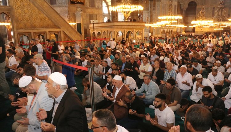 İstanbul'un fethi Ayasofya'da Kur'an ziyafeti ile kutlandı