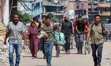 Kahraman Gazzeliler, işgalci israil'in enkaza çevirdiği Cibaliye Mülteci Kampı'na dönmekte ısrar ediyor