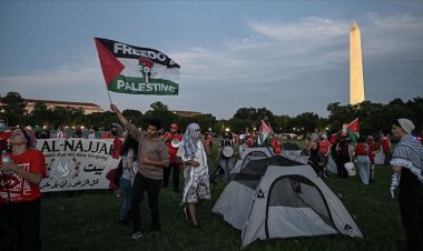 Washington'daki Gazze destekçisi göstericiler, Beyaz Saray'ın karşısında çadır kampı kurdu