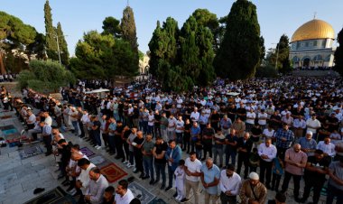 Mescid-i Aksa'da bayram namazı tüm engellemelere rağmen kılındı