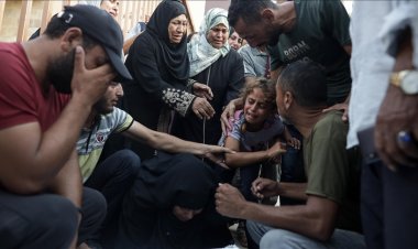 Terötist İsrail gece boyu Gazze'ye saldırdı