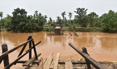 Hindistan'daki sellerde 27 kişi hayatını kaybetti