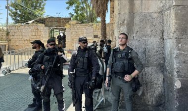 İşgalci İsrail'den yüzlerce Filistinlinin Mescid-i Aksa'ya girişine engel