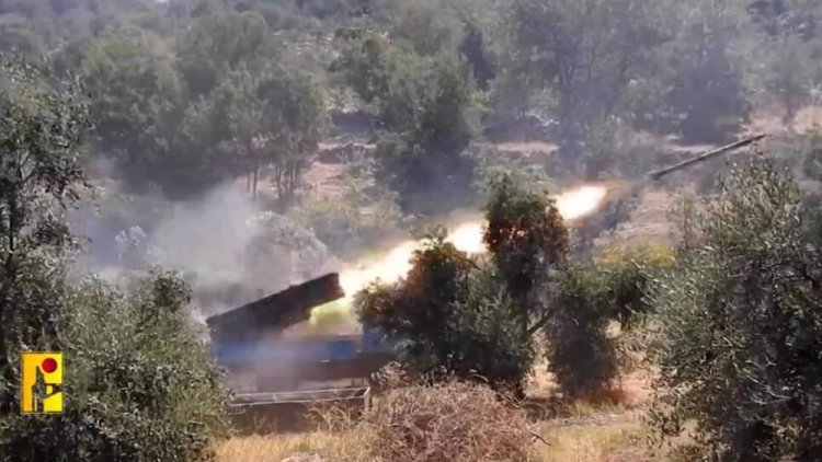 Hizbullah, İsrail suikastına yanıt olarak 100'den fazla füze fırlattı