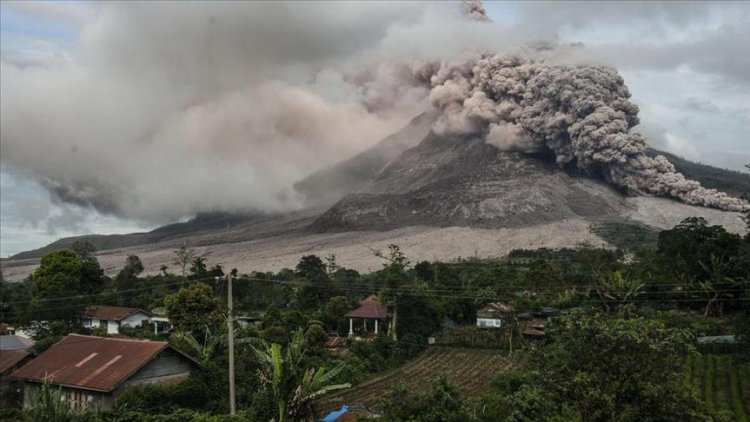 Filipinler'de Kanlaon Yanardağı’nda patlama