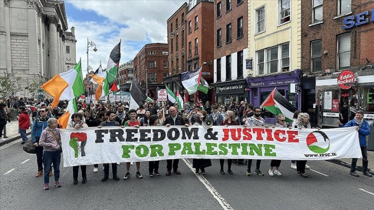 İrlanda'da işgalci İsrail'e karşı gösteri düzenlendi