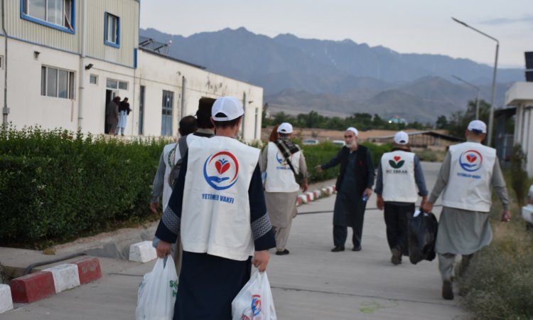 Avrupa Yetim Eli ve Yetimler Vakfı Afganistan'da binlerce kişiye kurban etini ulaştırdı