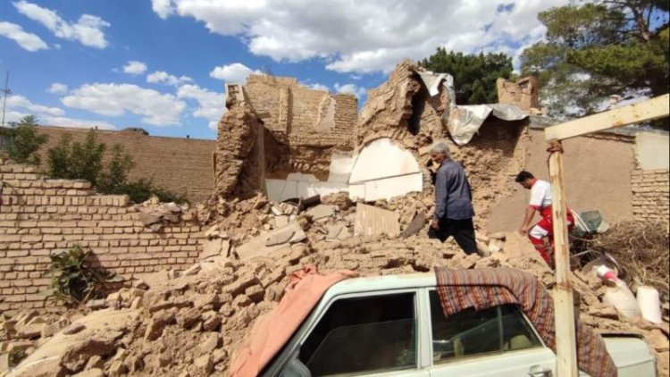 İran'da deprem: Ölü ve yaralılar var!