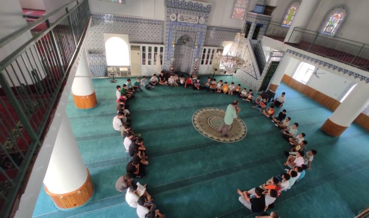 Camileri çocuklara sevdirmek için Kur'an kursları bir fırsattır