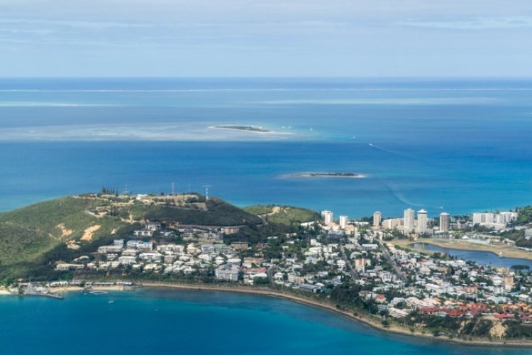 Fransız kolonisi Yeni Kaledonya'da sokağa çıkma yasağı uzatıldı