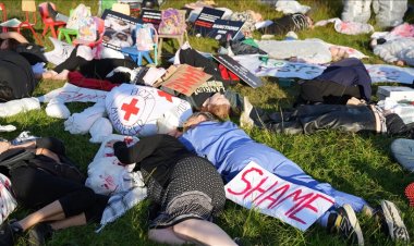 İrlanda'da ABD Büyükelçisi rezidansının önünde Filistin'e destek gösterisi