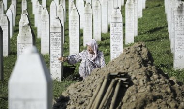 Srebrenitsa Soykırımı'nın 14 kurbanı bugün toprağa verilecek