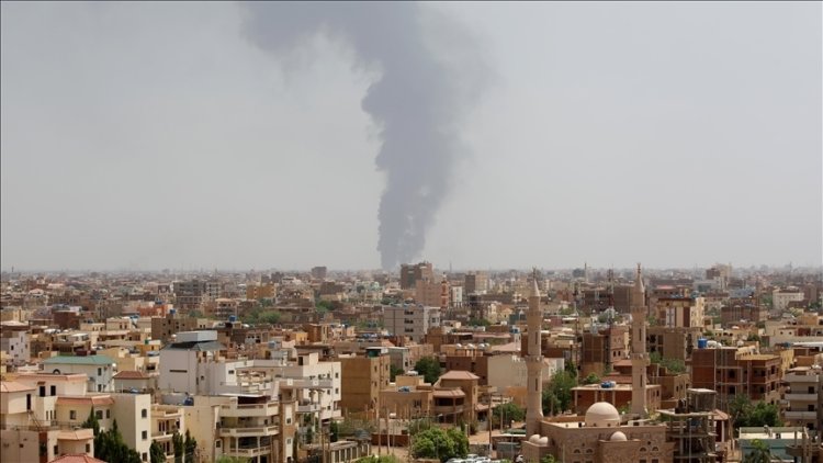 Sudan'ın Faşir şehrine düzenlenen bombardımanda 12 kişi öldü