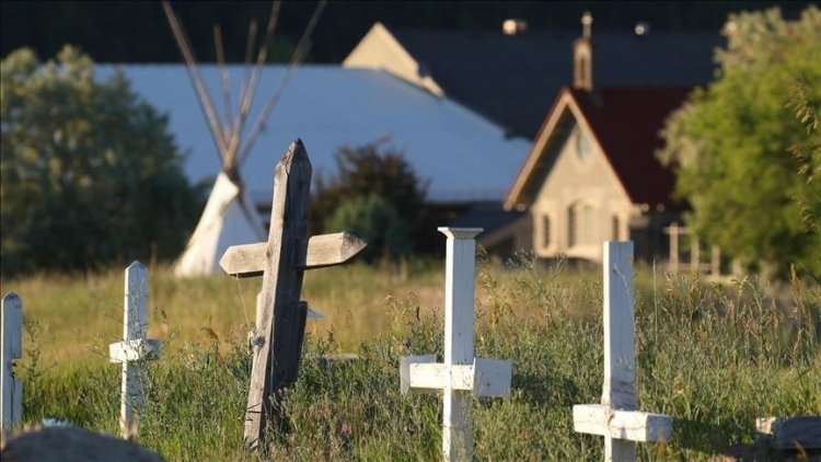 Kilise okulunda çocuk mezarı olduğu düşünülen yeni yerler bulundu