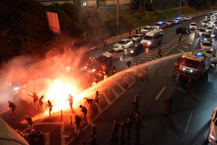 İşgalci İsrail'de esir takası anlaşması ve erken seçime gidilmesi talebiyle gösteriler yapıldı