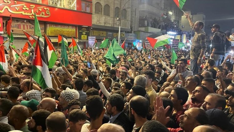 Ürdünlüler İşgalci İsrail'i protesto etti: “Seninleyiz ey Hamas”