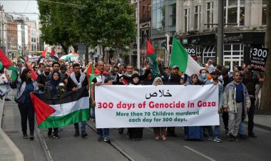 İrlanda'nın başkenti Dublin'de sessiz Filistin yürüyüşü