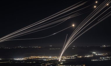 Lübnan'ın güneyinden İşgalci İsrail'in kuzeyine onlarca roket fırlatıldı