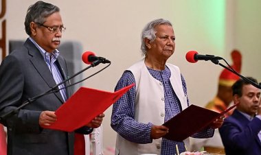 Nobel ödüllü Muhammed Yunus, Bangladeş'in geçici hükümetinin başkanı olarak yemin etti
