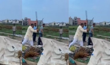 Hindu Raksha Dal teröristleri  Müslümanlara saldırdı