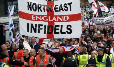 Siyonistlerin, İngiltere'deki İslamofobik isyanları tetiklemedeki karanlık rolü