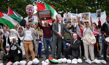 İrlanda Parlamentosu önünde Filistin'e destek gösterisi