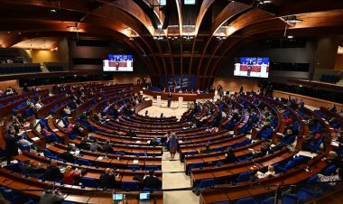 Fransa'da erken seçim sonrası hala hükümet kurulamadı