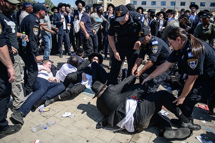 İşgalci İsrail’de zorunlu askerlik karşıtı protestolar sürüyor