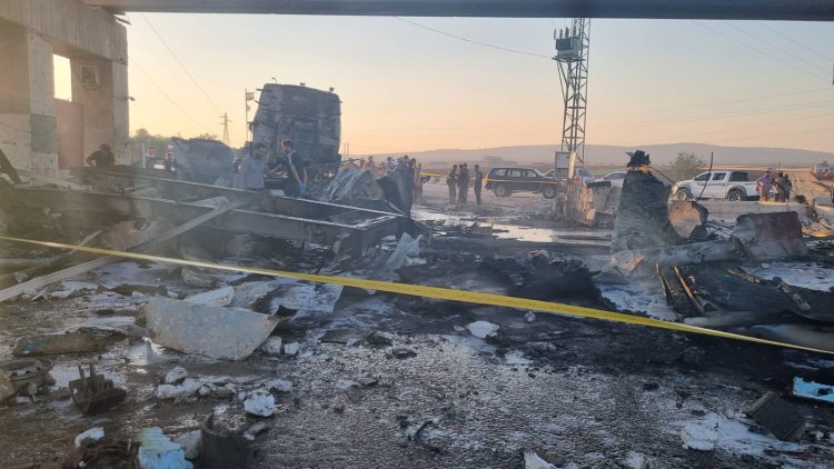 Suriye'nin Azez ilçesinde bombalı saldırı: 9 ölü, 14 yaralı