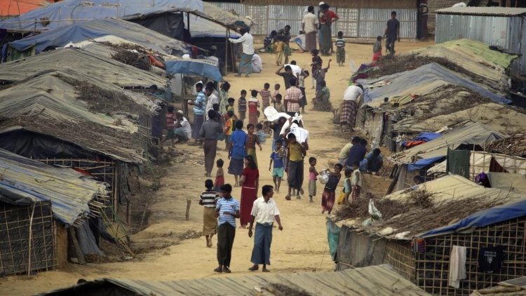 Bangladeş'te geçici hükümet, ülkeye sığınan Arakanlı Müslümanlara desteğini sürdürecek