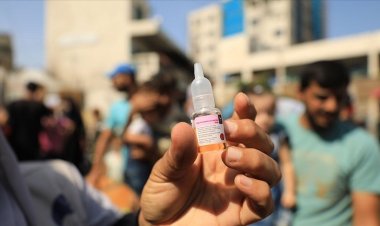 İsrail, Gazze'de çocuk felci aşılamasına giden konvoyu 8 saat bekletti