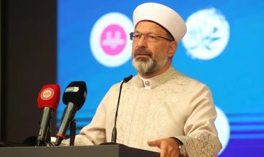 Erbaş: Narinler, Peygamber Efendimizin insanlığa getirdiği merhameti, şefkati bekliyor