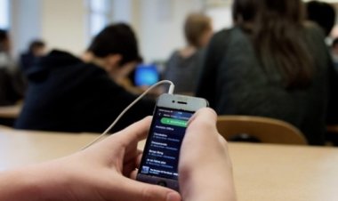Avrupa'da okullarda akıllı telefon yasağı yaygınlaşıyor