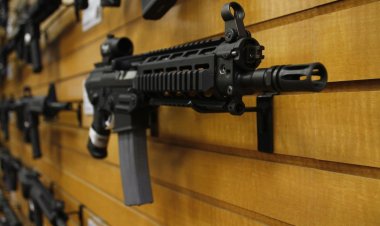 Almanya, İsrail'e silah ihracatı izinlerini askıya aldığı iddialarını yalanladı