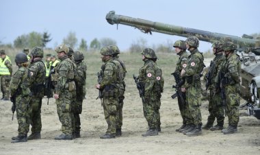 İngiltere, vatandaşlarını Lübnan'dan tahliye etmek için Kıbrıs'a asker gönderiyor