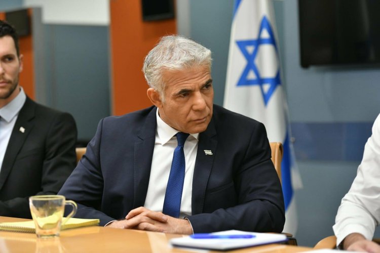 Lapid, "Netanyahu hükümetini savaşı sürdürmekle" suçladı