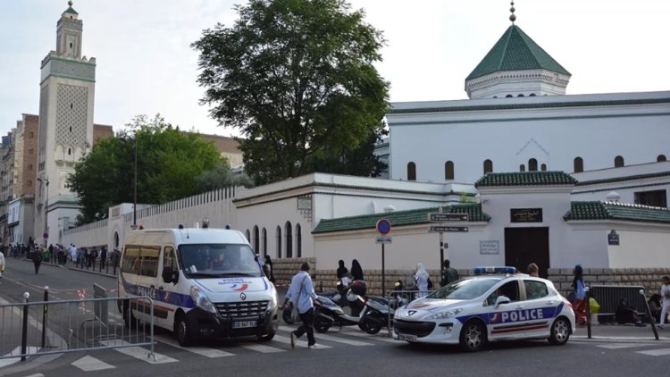 Fransa'da camilere terör saldırısı planlayan Neonazi grubu liderine 18 yıl hapis cezası