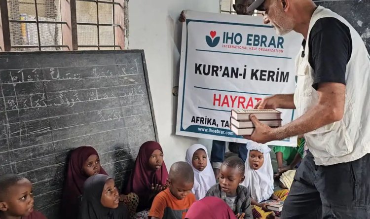 IHO EBRAR, Tanzanya'da medrese öğrencilerine Kur'an-ı Kerim dağıttı