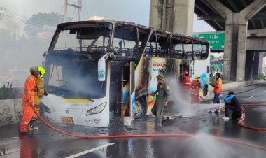 Tayland'da öğrencileri taşıyan otobüs yandı: En az 20 ölü