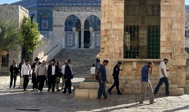 İsrailli gaspçılar "Roş Haşanah Bayramı" bahanesiyle Mescid-i Aksa'ya baskın düzenledi