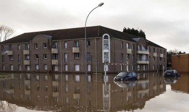 Fransa'da 34 vilayette sel ve fırtına nedeniyle "turuncu alarm" verildi