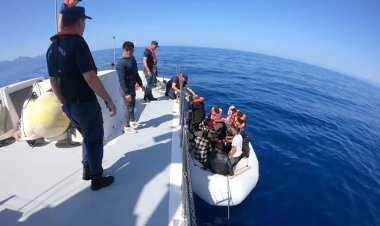 Yunanistan'ın geri ittiği düzensiz göçmenler karaya çıkarıldı