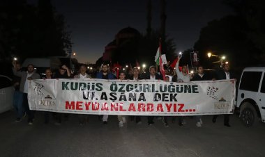 Gaziantep Şehid Yahya Sinvar için meydana indi