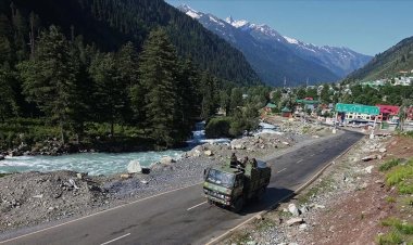 Hindistan ve Çin askerleri sınır noktalarından karşılıklı geri çekiliyor